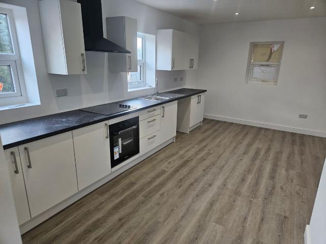 The Shambles, Wednesbury WS10, 2 bed flat to rent, £895 pcm | PrimeLocation