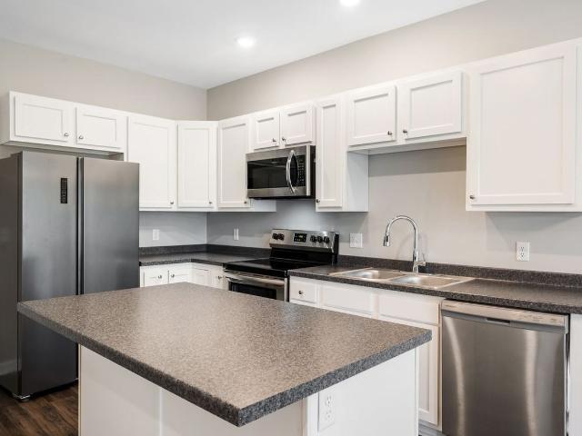 THE SHELBY 2 Bedroom Apartment for Rent at 318 E Saint Catherine St, Louisville, KY 40203 Shelby Park