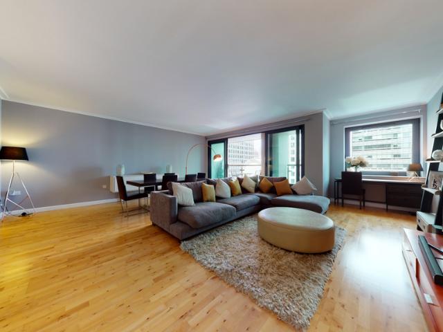 The Shell Seafood, 3 South Quay Square, London, E14 9RU, United Kingdom | Room for rent #132860961 | Rentberry