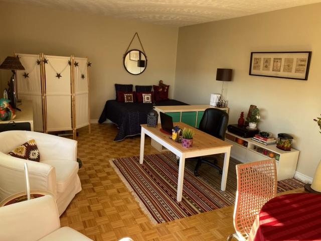 The Sheridan Manor Apartments in Mississauga Bachelor Apartment for Rent