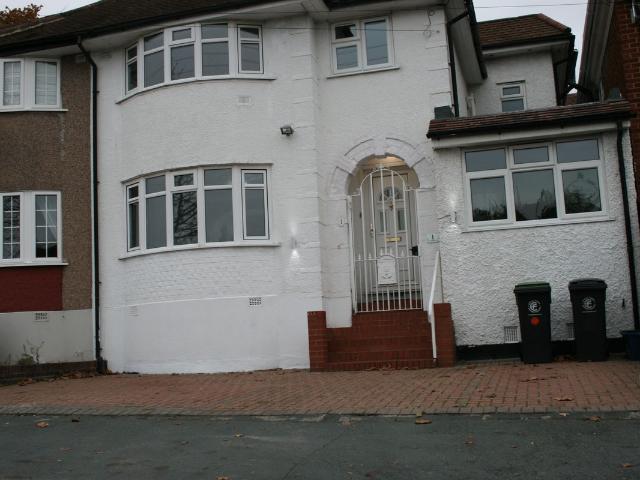 The Shrubberies, Chigwell IG7, 5 bed terraced house to rent, £3,000 pcm | PrimeLocation