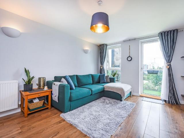 The Sidings Apartments E16, 2 bed flat to rent, £1,900 pcm | PrimeLocation