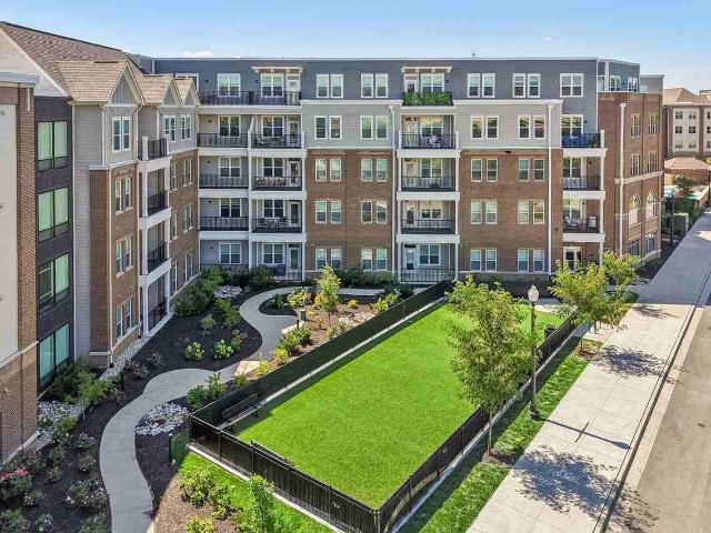 The Signature at Carmel 1 Bedroom Apartment for Rent at 13111 Old Meridian St, Carmel, IN 46032