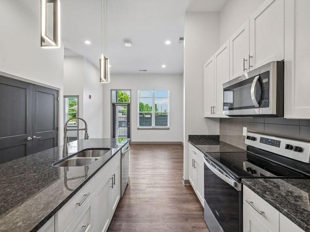 The Signature at Carmel 3 Bedroom Apartment for Rent at 13111 Old Meridian St, Carmel, IN 46032