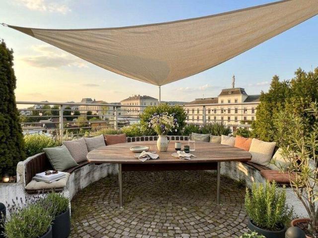 THE SKY GARDEN / EINZIGARTIGE DACHGESCHOSSWOHNUNG MIT TRAUMHAFTEM DACHGARTEN