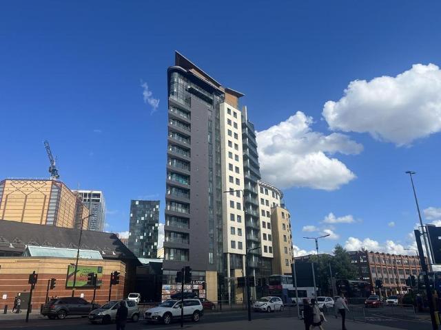 The Skyline, St. Peters Street, Leeds 1 bed apartment to rent £900 pcm £208 pw