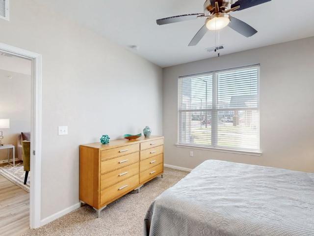 The Slate 1 Bedroom Apartment for Rent at 4903 Hamburg Pike, Jeffersonville, IN 47130
