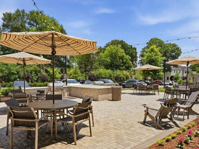 The Sloan at LoSo Studio Apartment for Rent at 120 Hollis Rd, Charlotte, NC 28209 Colonial Village