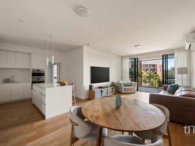 THE SPACE OF A HOME. THE EASE OF APARTMENT LIVING
