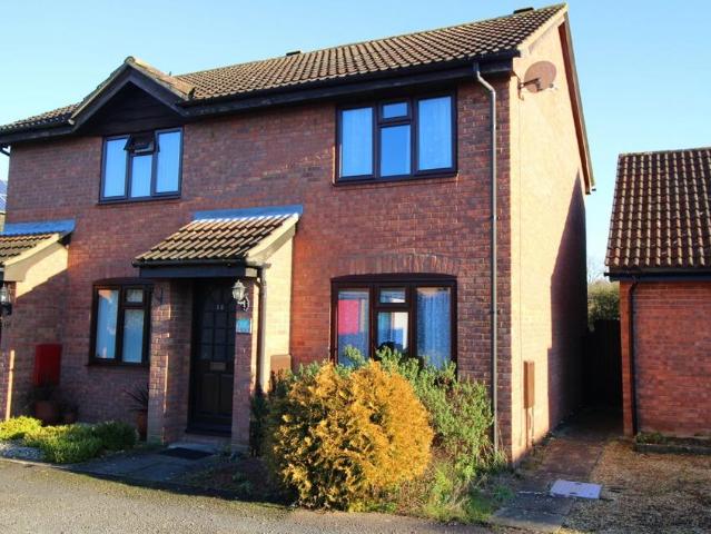 The Spinney, Bar Hill 2 bed semi detached house to rent £1,300 pcm £300 pw