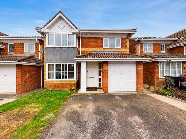 The Spinney, High Wycombe, Buckinghamshire HP11, 4 bed detached house to rent, £2,500 pcm | PrimeLocation