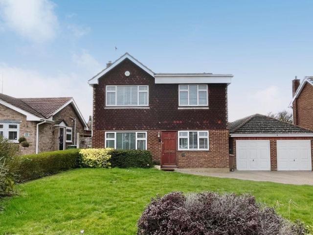 The Spinney, Orsett Village 4 bed detached house to rent £2,400 pcm £554 pw