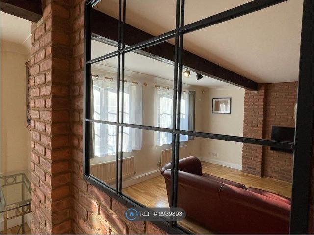 The Spires, Canterbury CT2, 2 bed flat to rent, £1,400 pcm | PrimeLocation