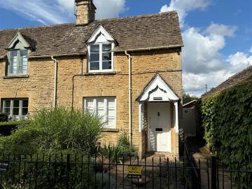 The Square Lower Slaughter GL54 2HU 2 bed cottage to rent £1,950 pcm £450 pw