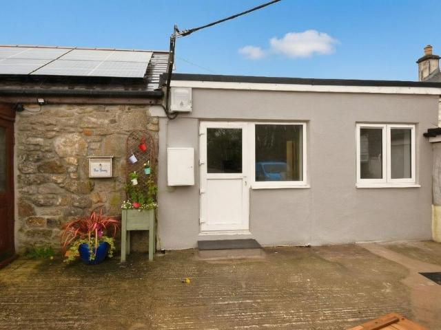 The Studio, Longstone Farm, Coverack. Studio to rent £625 pcm £144 pw