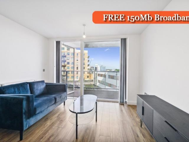 The Stylus, Hayes UB3, 2 bed flat to rent, £2,000 pcm | PrimeLocation