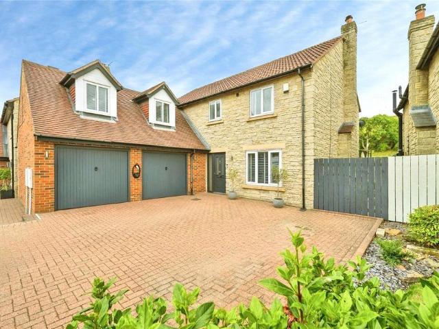 The Stables, West Herrington. 5 bed detached house to rent £2,700 pcm £623 pw