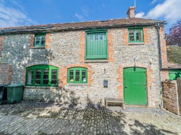The Stables, High Street, Faringdon SN7, 2 bed semi detached house to rent, £1,450 pcm | PrimeLocation