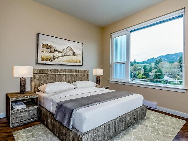 The Star on Goldstream 2 Bedroom Apartment for Rent