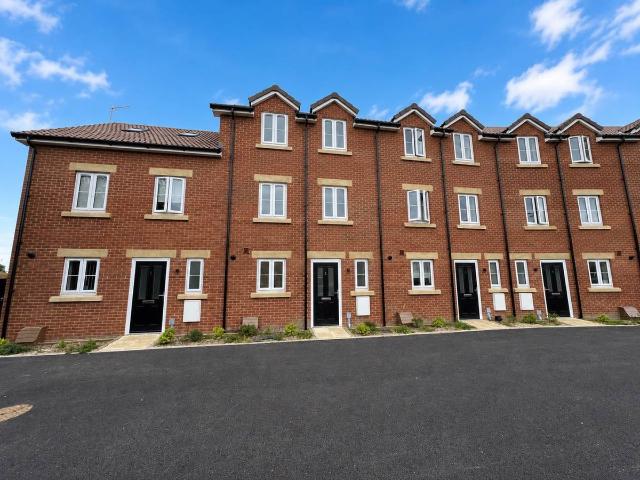 The Stern, Trowbridge, Wiltshire BA14, 4 bed terraced house to rent, £1,695 pcm | PrimeLocation