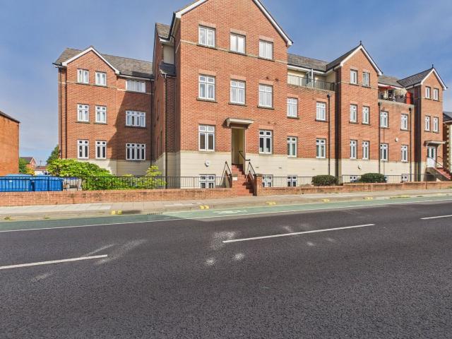 The Strand, 83 89 London Road, Gloucester GL1, 2 bed flat to rent, £1,050 pcm | PrimeLocation