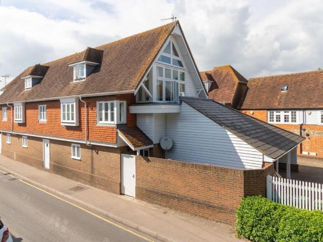 The Street, Boughton Under Blean ME13, 2 bed flat to rent, £1,250 pcm | PrimeLocation