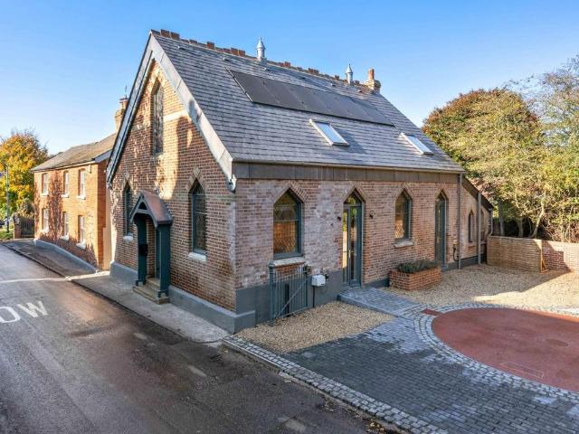 The Street, Braughing SG11 3 bed detached house to rent £2,800 pcm £646 pw