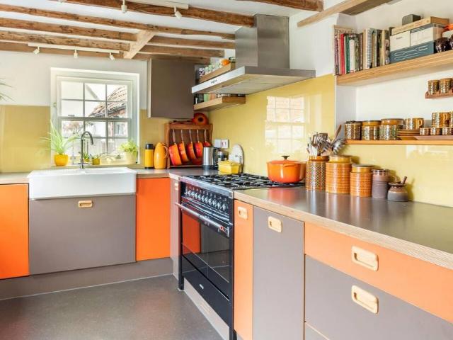 The Street, Halesworth IP19 3 bed cottage to rent £1,450 pcm £335 pw