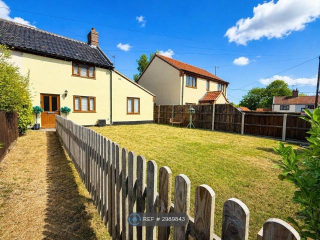 The Street, Poringland, Norwich NR14, 3 bed end terrace house to rent, £1,100 pcm | PrimeLocation