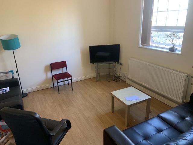 The Swan, Raglan Road LS6, 3 bed flat to rent, £1,500 pcm | PrimeLocation
