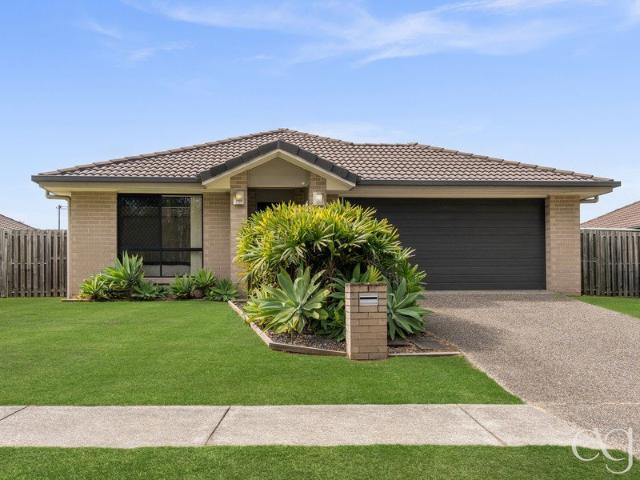Spacious Family Living, 10kW Solar & Peaceful Bushland Outlook