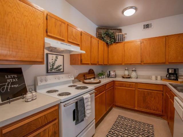 The Pointe Of Ridgeland 1 Bedroom Apartment for Rent at 831 Rice Rd, Ridgeland, MS 39157