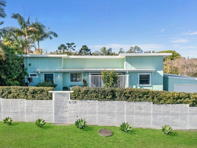 The Polly Palms, Byron Bay Iconic Mid Century House in Desirable Location