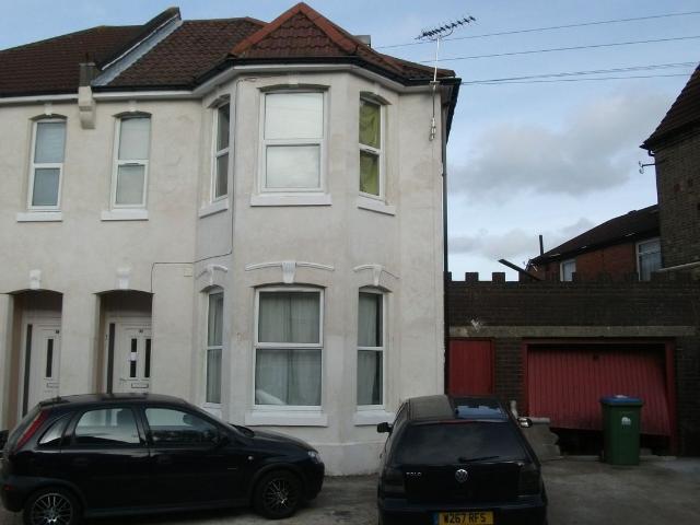 The Polygon, Polygon, Southampton SO15, 3 bed flat to rent, £1,500 pcm | PrimeLocation