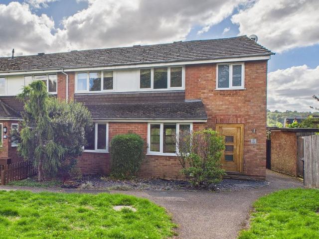 The Poplars, Boxmoor HP1, 4 bed end terrace house to rent, £2,400 pcm | PrimeLocation