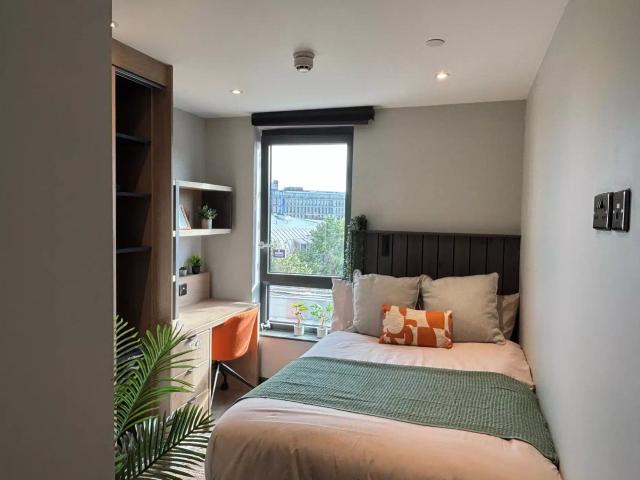 The Port On The Square, Bristol Has an Apartment