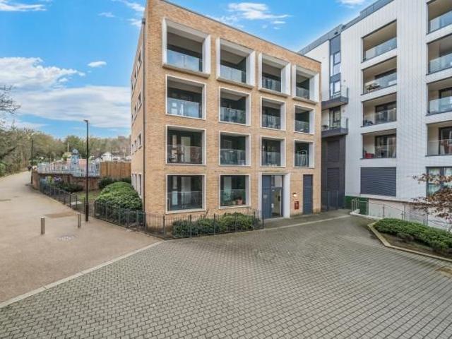 The Pavilion, Lilys Walk, High Wycombe HP11, 2 bed flat to rent, £1,700 pcm | PrimeLocation