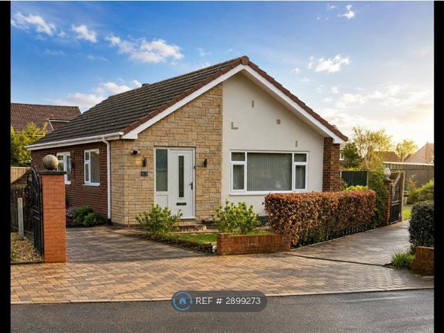 The Paddock, Castleford WF10, 3 bed bungalow to rent, £1,150 pcm | PrimeLocation