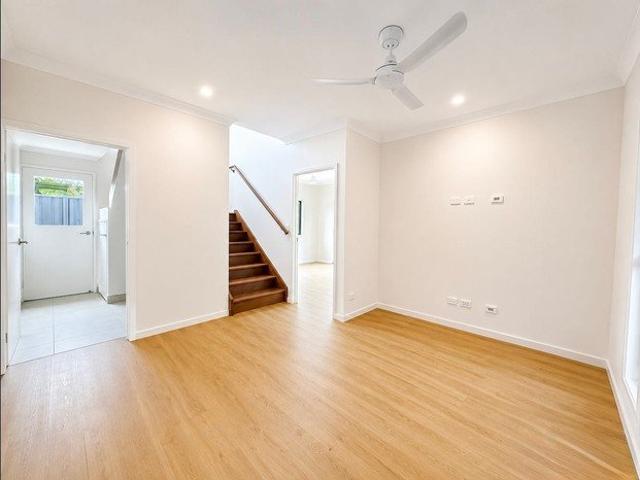 THE PALMS Brand New Coastal Townhouses Spacious, Secure & Only Moments from the Beach