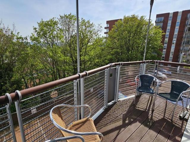 The Panoramic, Bristol, BS1 2 bed apartment to rent £1,800 pcm £415 pw