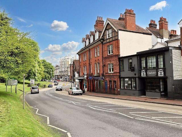 The Pantiles, Tunbridge Wells TN2, Studio to rent, £1,000 pcm | PrimeLocation