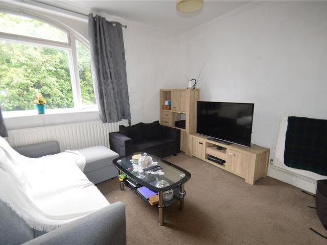 The Parade, Beynon Road, Carshalton, SM5 1 bed apartment to rent £1,250 pcm £288 pw