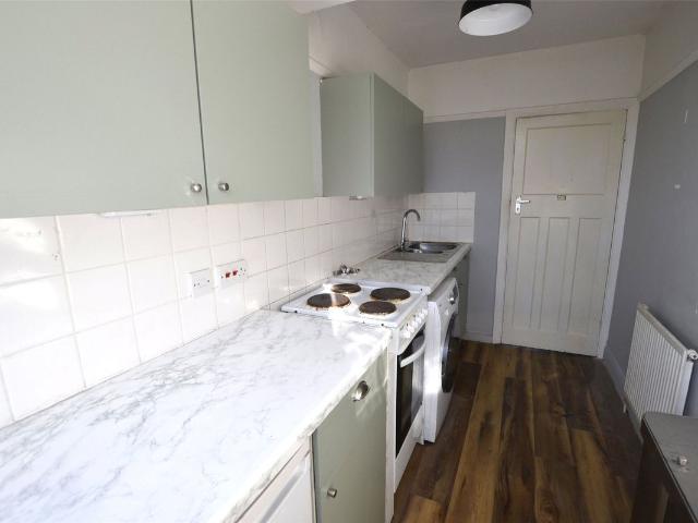 The Parade, Beynon Road, Carshalton SM5, 1 bed flat to rent, £1,250 pcm | PrimeLocation