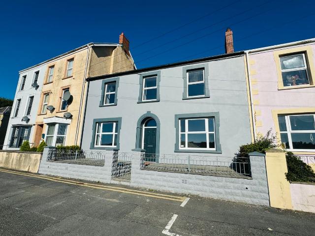 The Parade, Carmarthen SA31, 4 bed terraced house to rent, £1,250 pcm | PrimeLocation