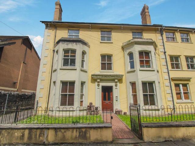 The Parade, Cardiff CF24 2 bed flat to rent £1,150 pcm £265 pw