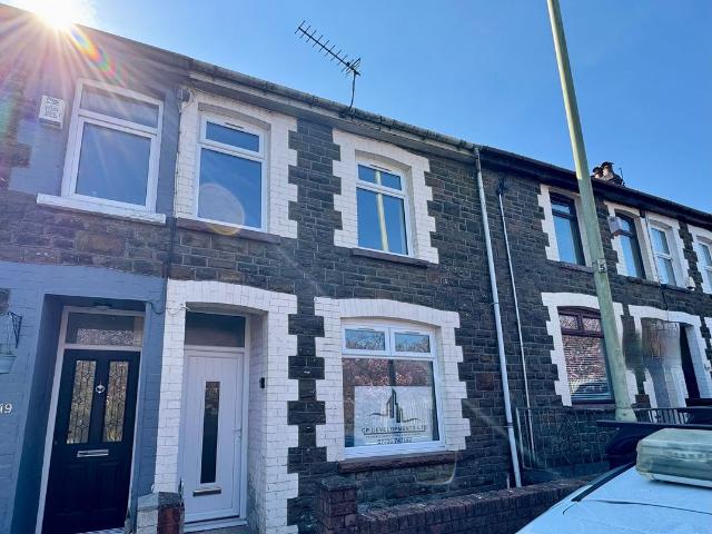 The Parade, Ferndale CF43, 3 bed terraced house to rent, £750 pcm | PrimeLocation