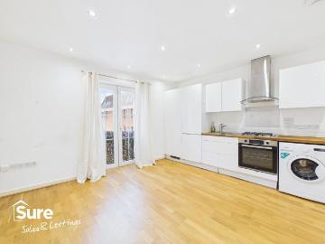 The Parade, High Street, Watford. 1 bed apartment to rent £1,195 pcm £276 pw
