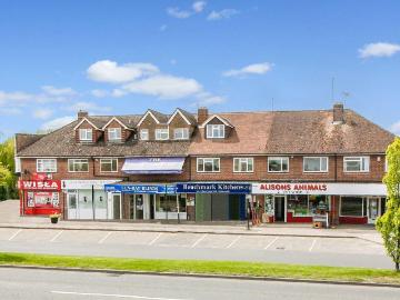 The Parade, Kidlington, Oxfordshire OX5, 1 bed flat to rent, £1,100 pcm | PrimeLocation