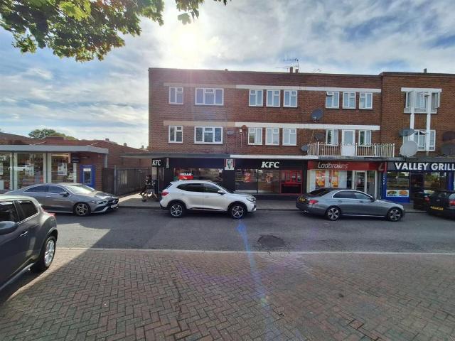 The Parade, Valley Drive, Gravesend 3 bed flat to rent £1,575 pcm £363 pw