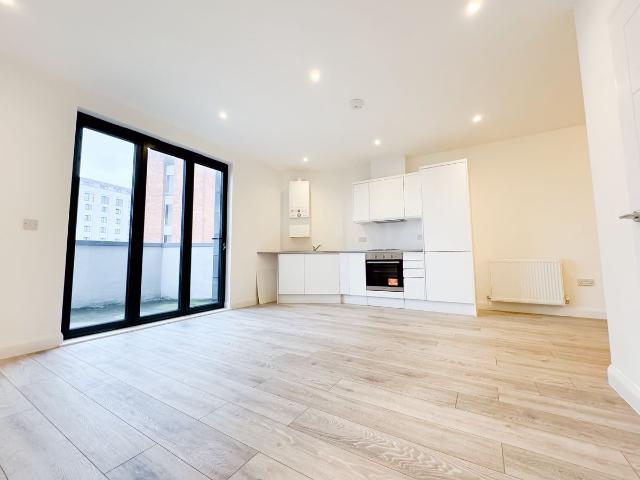 The Parade, Watford WD17, Studio to rent, £1,350 pcm | PrimeLocation